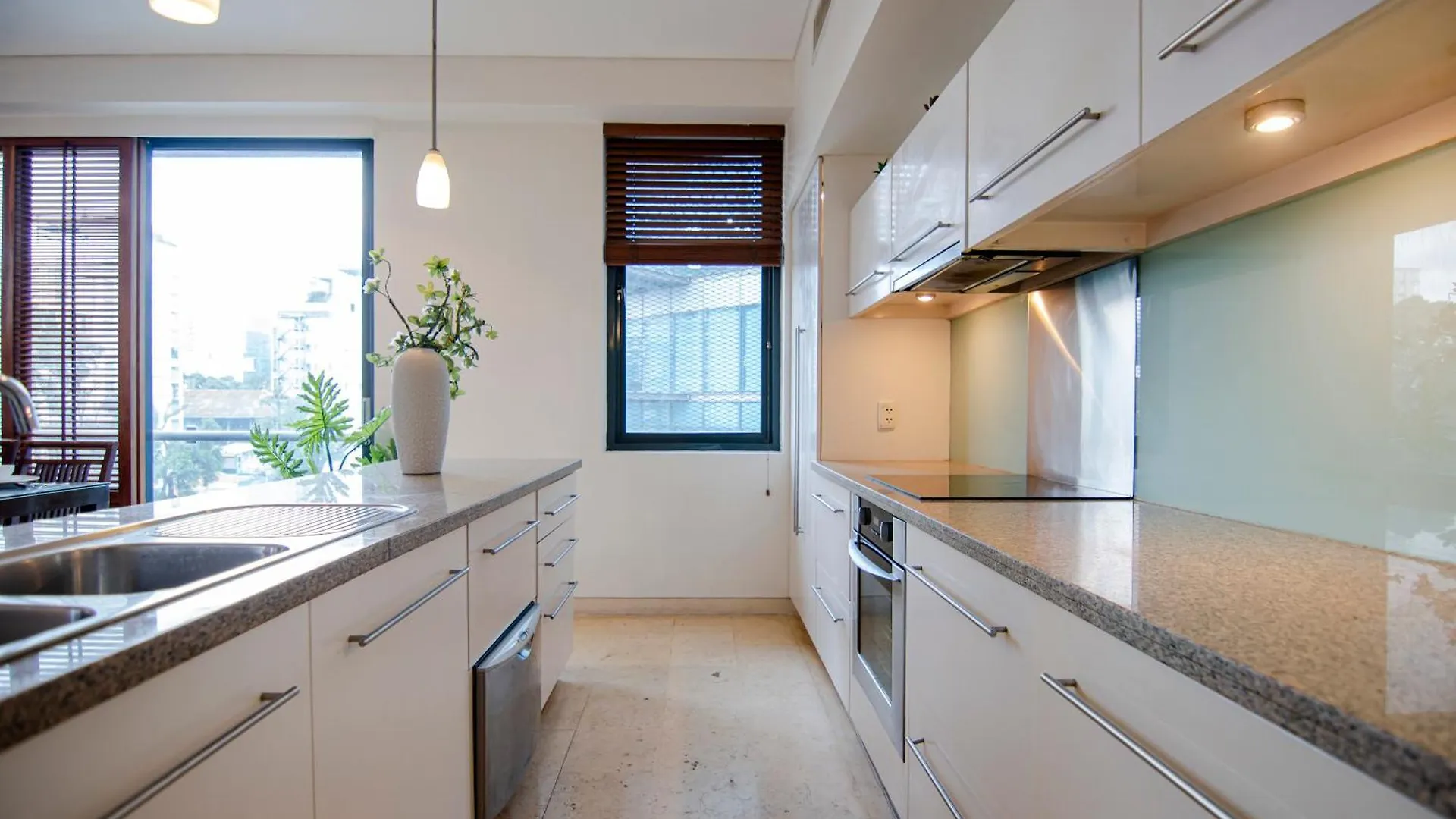 The Luxury Avalon Apartment District 1 - Saigon Center Ho Chi Minh City 0*,